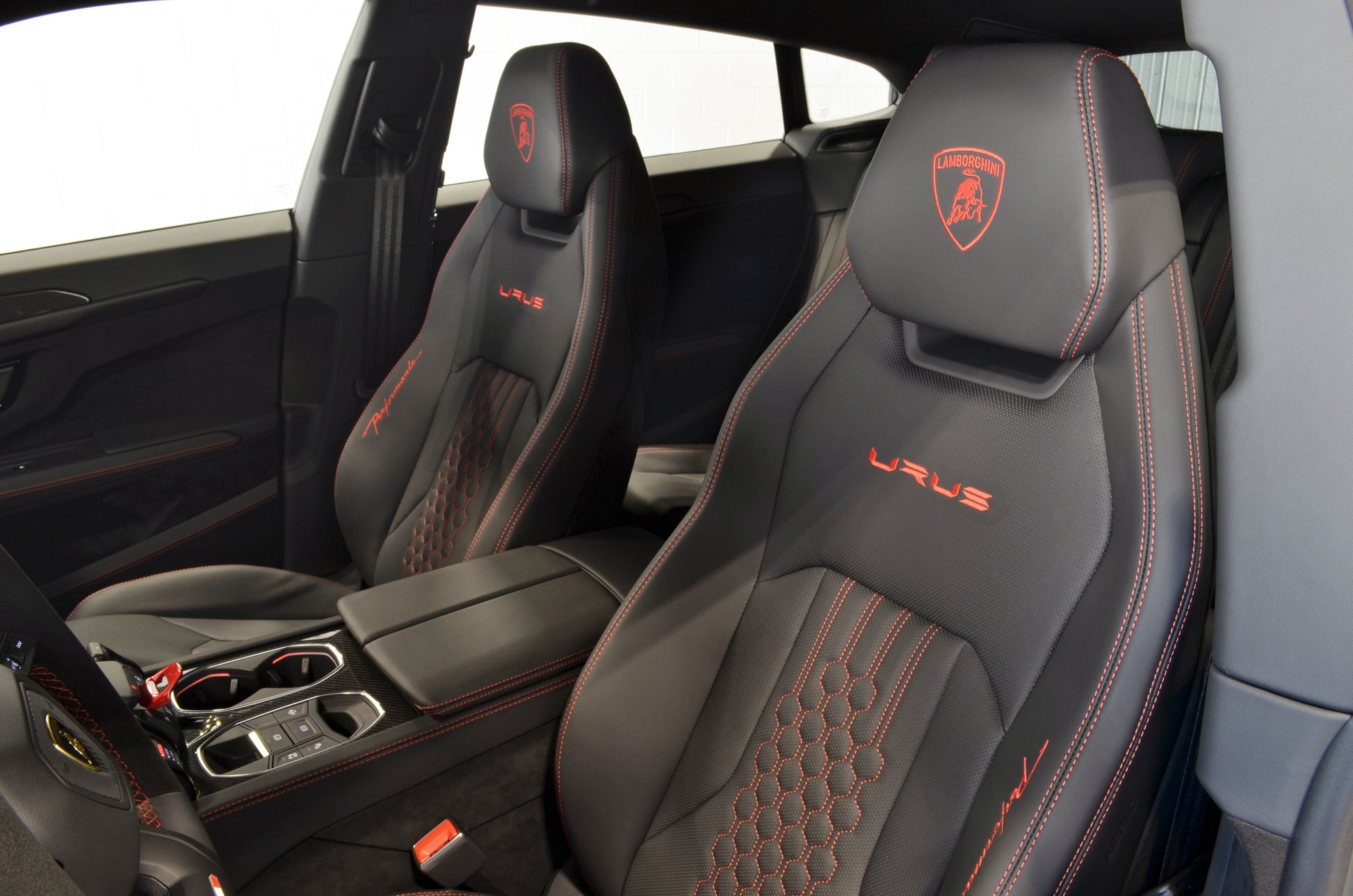 2024 Lamborghini Urus Performante