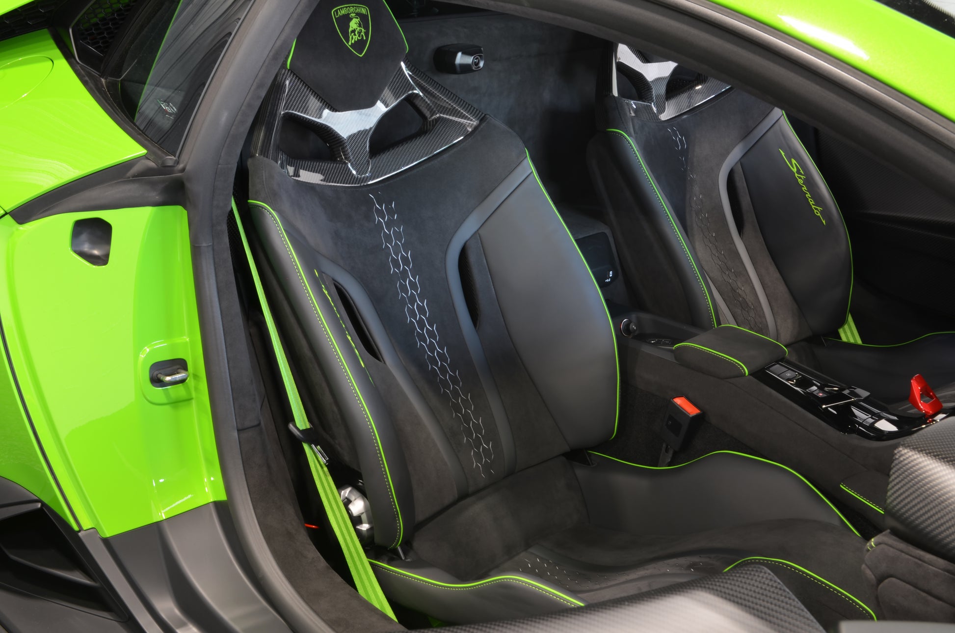 2023 Lamborghini Huracan Sterrato Verde Mantis Green
