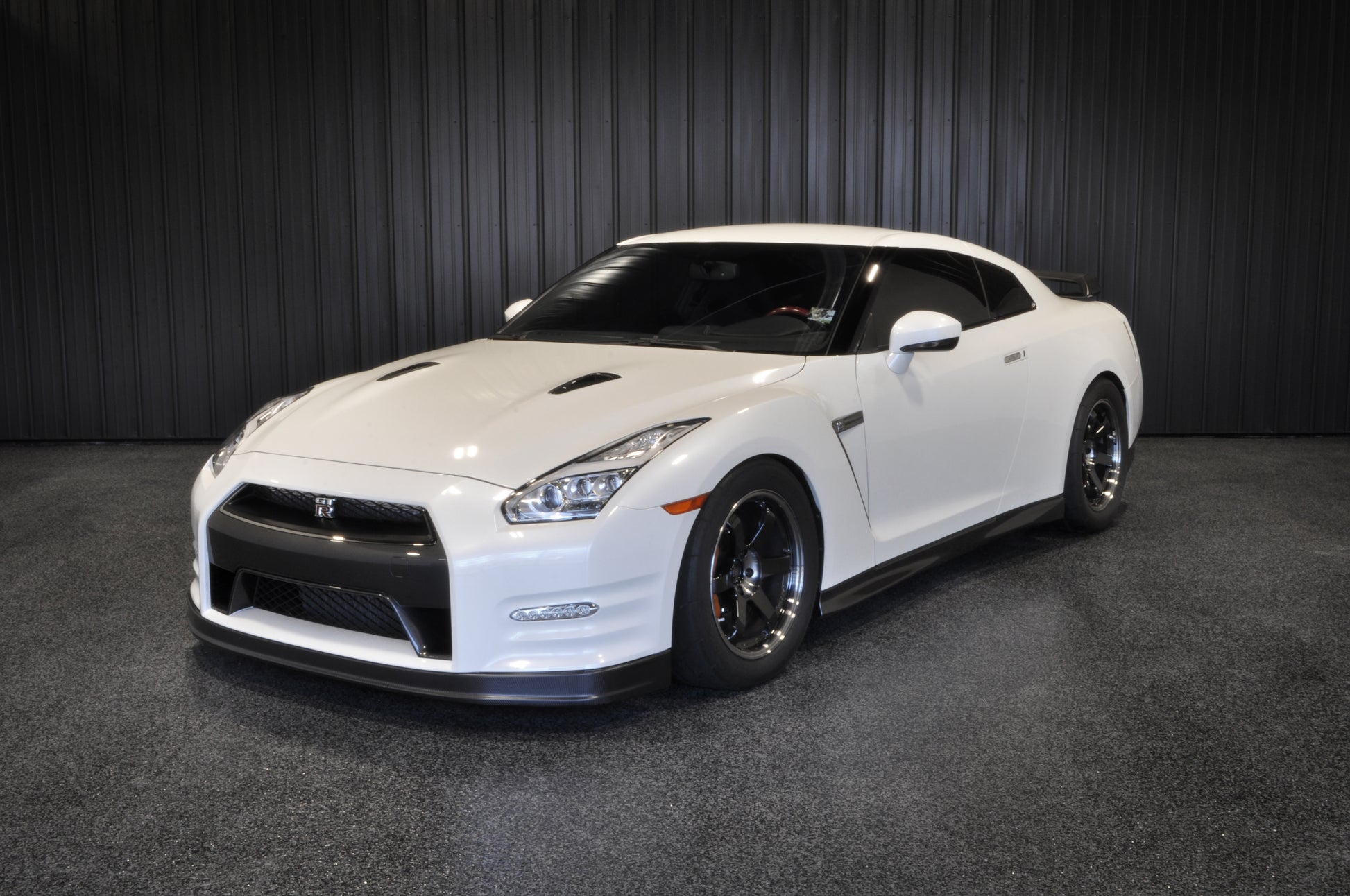 2014 Nissan R35 GTR Pearl White