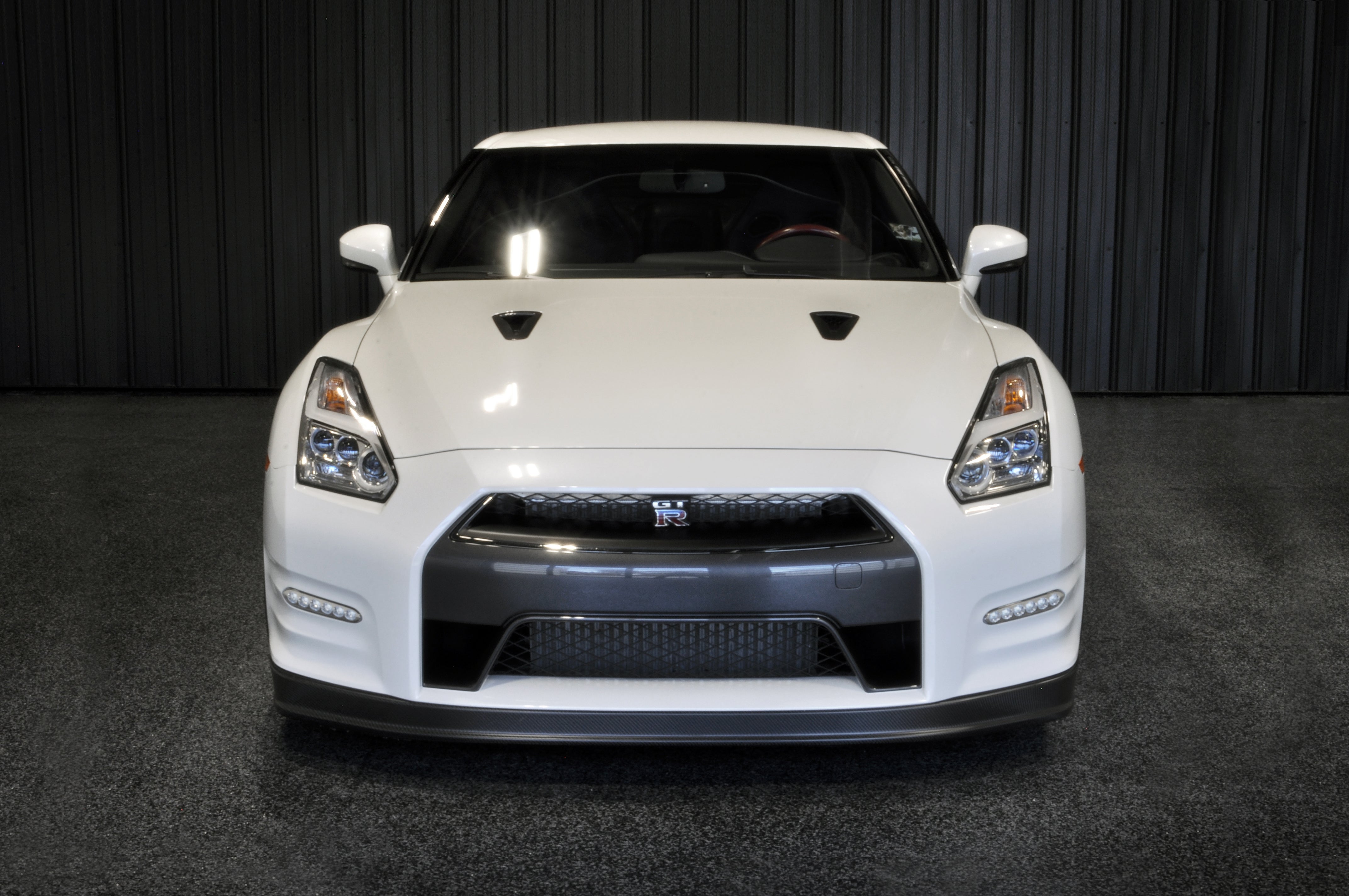 2014 Nissan R35 GTR Pearl White For Sale – EK2 Exotics